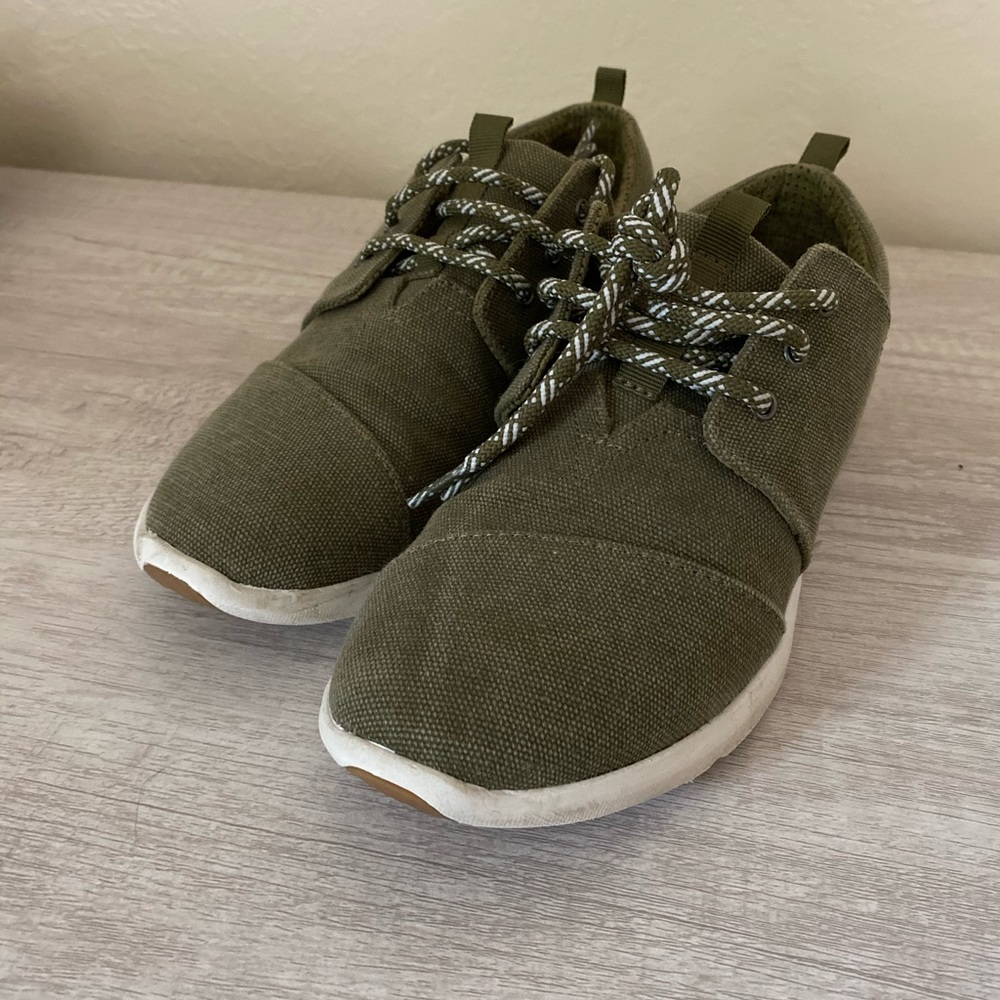 Women’s Green TOMS